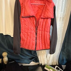 Calvin Klein Light Weight Premium Down Jacket w/Full Zip and Keyhole Sleeves